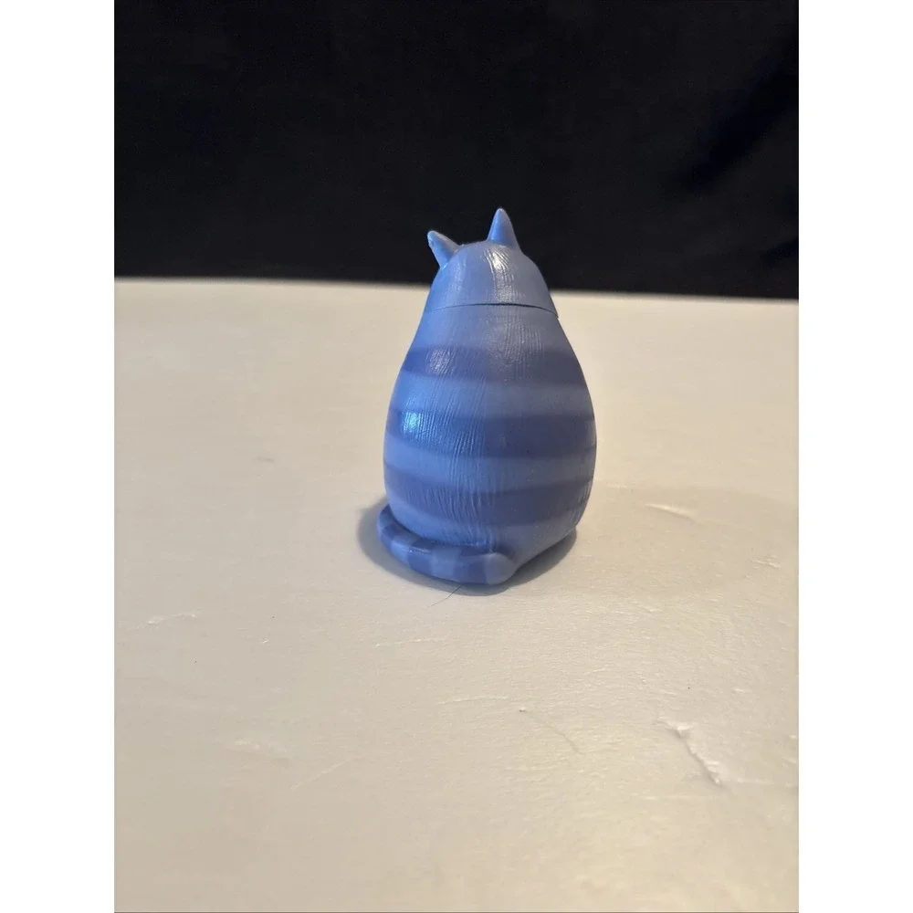 Adorable The Secret Life of Pets Chloe Blue Tabby Cat Max Figurine